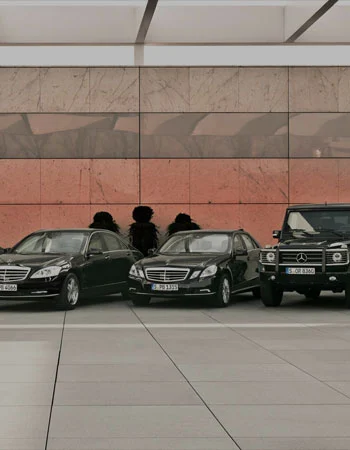 خودروهای لوکس جهت اسکورت مشتریان