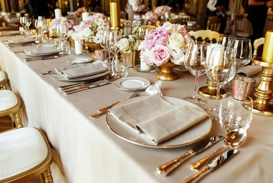 طراحی میز شام در مهمانی منزل