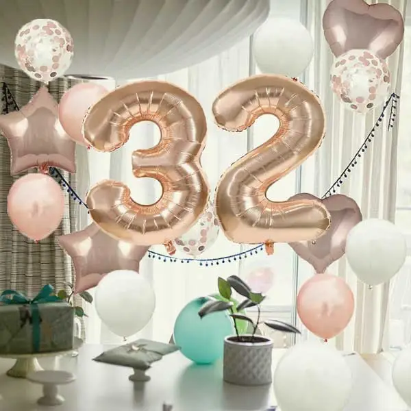 دکور و بادکنک آرایی جشن تولد با بادکنکهای عددی 32